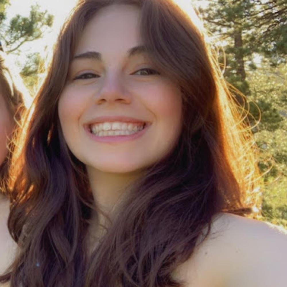 Meet your Posher, Adara